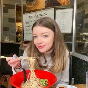 Meet your Posher, Caitie